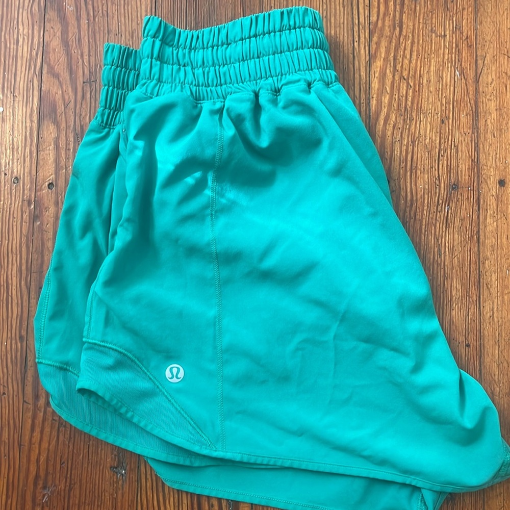 Lululemon High Rise Hotty Hot 4"